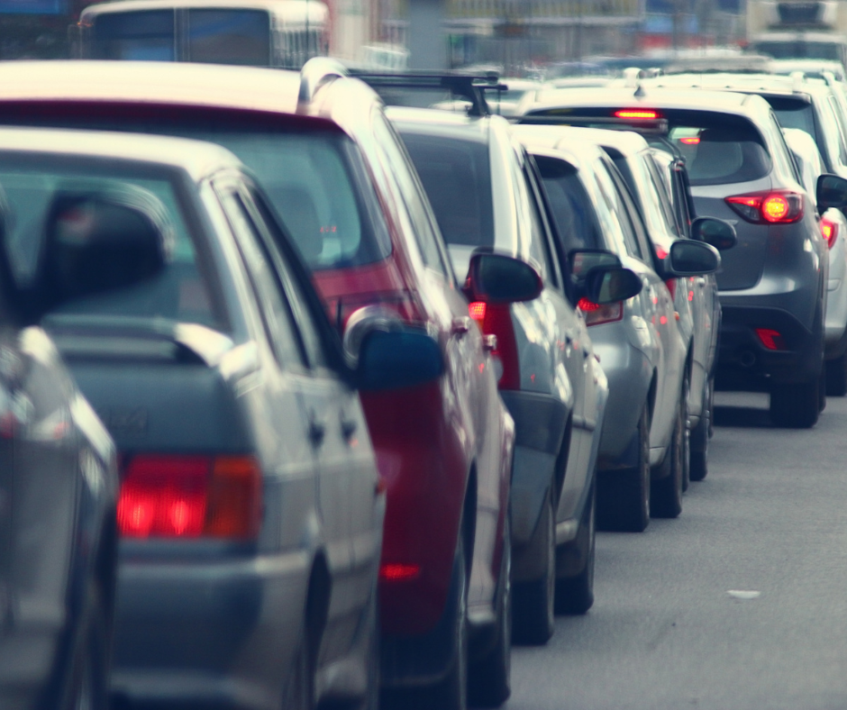 Villa Reatina nel caos: passaggio a livello blocca il traffico, automobilisti esasperati