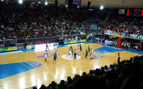 Riapertura del PalaSojourner: L’appello del sindaco per le famiglie