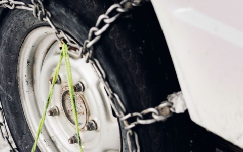 Scatta l’obbligo di pneumatici invernali e catene a bordo sulla rete stradale