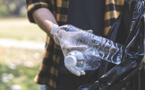 Operazione di riqualificazione ambientale: bonificato boschetto degradato