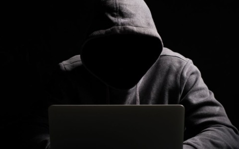 Allarme truffa su WhatsApp: un sedicente avvocato francese tenta la frode