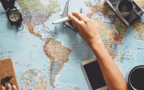 Viaggio da sogno alle Maldive a prezzi stracciati: la truffa orchestrata a Poggio Mirteto, denunciata una donna