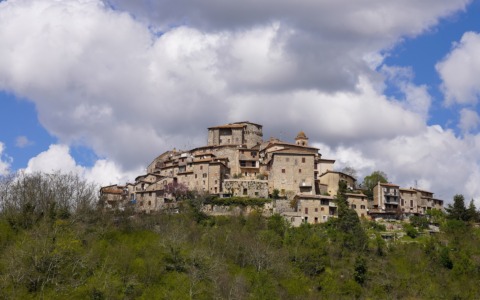 Riapre il borgo storico di Torricella, un evento celebrato con il sindaco Broccoletti