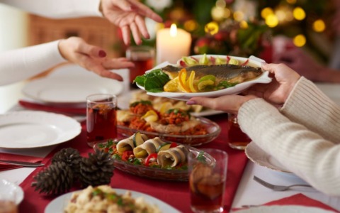 Cucinando per le feste: un progetto inclusivo di Fondazione Varrone e Croce Rossa