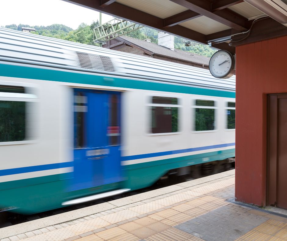 Trasporto pubblico gratuito nel Lazio per i giovani under 25 durante le festività natalizie