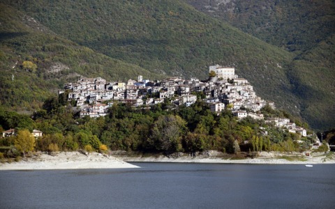 Il Sindaco di Castel di Tora sollecita interventi urgenti sulla sp 33/a a seguito dell’aggravamento della frana