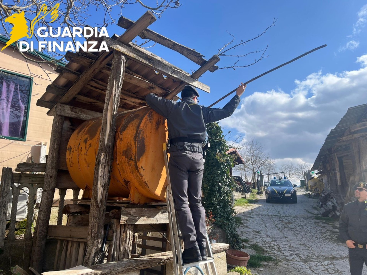 Sequestrati 950 litri di gasolio agricolo per evasione fiscale e frode