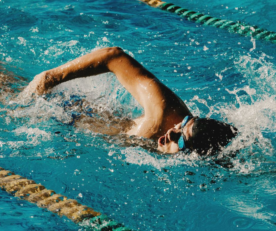 Alunni della scuola media “Basilio Sisti” trionfano ai campionati di nuoto